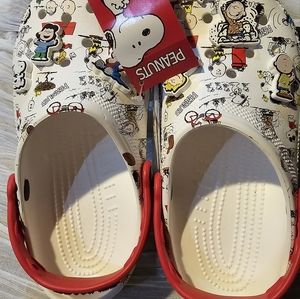 Brand new women size 8 crocs